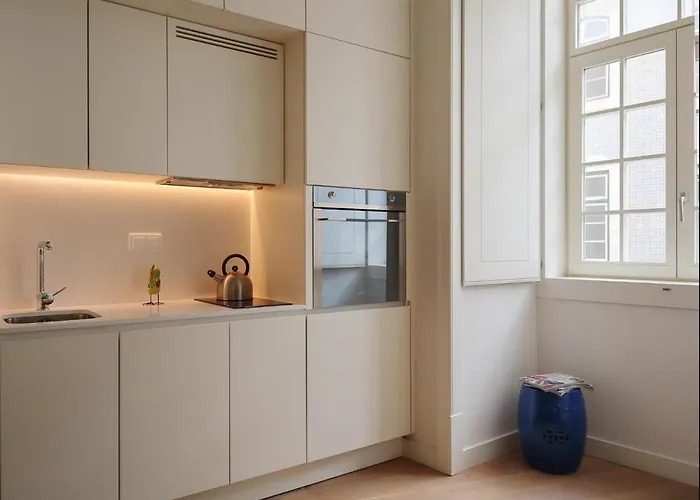 Chiado Riverside Modern Stylish Daire