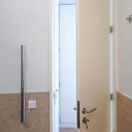 Апартаменты Chiado Riverside Modern Stylish *